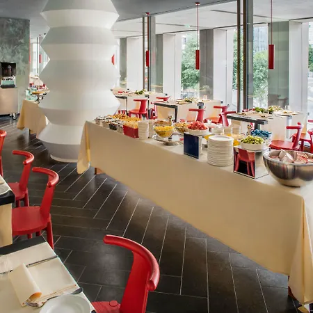 Hotell Glam 4*